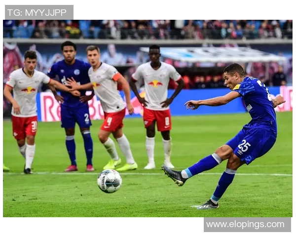 沙尔克04主场大胜莱比锡，保级前景一线希望增大